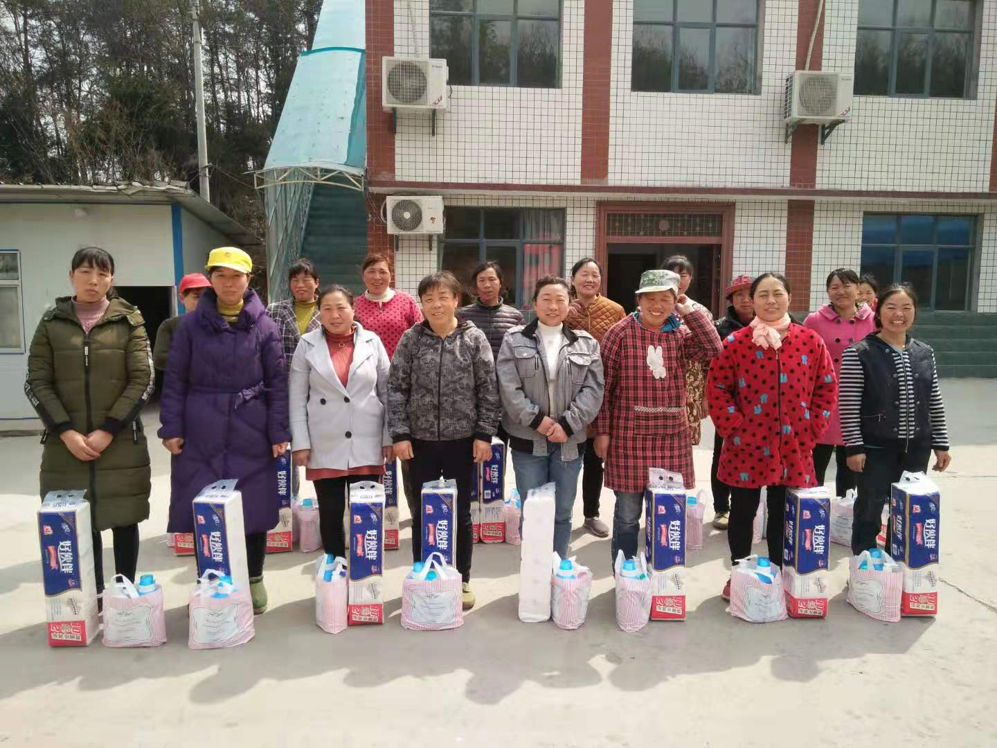祝爐襯料廠區(qū)婦女員工38婦女節(jié)快樂(lè)